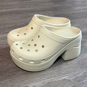 CROCS Women's Cream Platform Clogs size 10